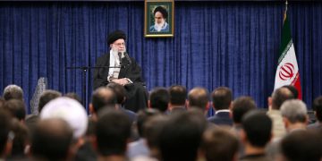 حەزرەتی ئایەتوڵڵا خامنەیی: بە زووترین کات باسی لوبنان و شەهید نەسروڵڵا دەکەم