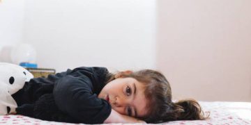 مەترسییەکانی درەنگ خەوتنی منداڵان