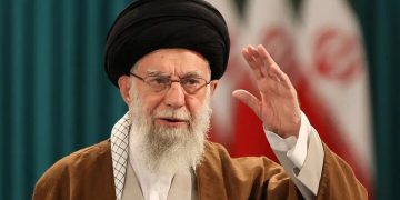 پەیامی حەزرەتی ئایەتوڵڵا خامنەیی بۆ گەلی لوبنان: ئێمە لە ئێوە جیا نین