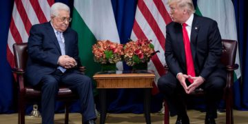 ترەمپ بۆ مەحمود عەباس: کۆتایی بە شەڕی غەززە دێنم