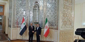 عێراقچی: ئێران لە گەڵ سوریا بووە و دەمێنێتەوە