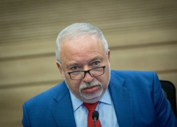 لیبرمەن: ئیسرائیل ئاڵای خۆبەدەستەوەدانی بەرزکردەوە