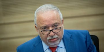 لیبرمەن: ئیسرائیل ئاڵای خۆبەدەستەوەدانی بەرزکردەوە