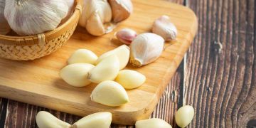 چەند سوودێکی خواردنی سیر لە وەرزی سەرمادا