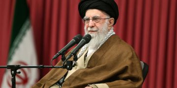 حەزرەتی ئایەتوڵڵا خامنەیی: ئەوەی کە لەناو دەچێت ڕژێمی زایۆنیستییە نەک بەرەی خۆڕاگری