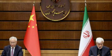 ئێران و چین جەخت لە سەر پەرەپێدانی پەیوەندییەکانیان دەکەنەوە