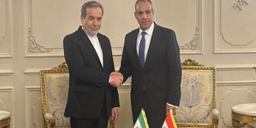 وەزیرانی دەرەوەی ئێران و میسر لە قاهیرە کۆبوونەوە