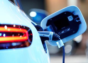 چین ئۆتۆمبێلەکانی دەباتە ئەفریقا