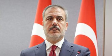 تورکیا: هیچ کات لە سوریا شوێنی ئێران ناگرینەوە