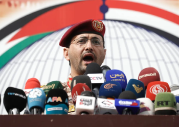 یەمەن: فڕۆکەخانەی بن گوریۆن بە مووشەکی پێشکەوتوو کرایە ئامانج