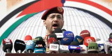 یەمەن: فڕۆکەخانەی بن گوریۆن بە مووشەکی پێشکەوتوو کرایە ئامانج