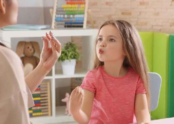 دواکەوتنی زمان و قسەکردنی منداڵ