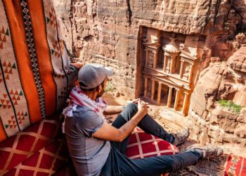 کەرتی گەشتیاریی ئەردەن بە هۆی ڕووداوەکانی ناوچەکەوە ڕوبەڕوی قەیران بووەتەوە