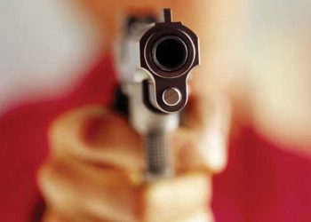 کەسێک لە پاڕیزگای لوڕستانی ئێران سێ خوشکی خۆیی کوشت