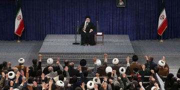 حەزرەتی ئایەتوڵڵا خامنەیی: ئەمریکا لە بەرامبەر ئێران تووشی حیساباتی هەڵە بووە