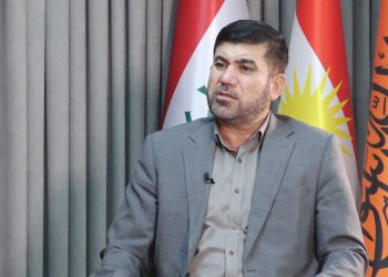 ئاڵای سپی هەڵنەکرا