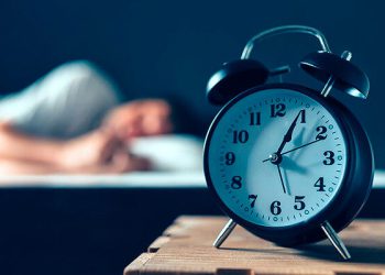 کەمی ئەم ٤ ڤیتامینە دەبێتە هۆی بێخەوی