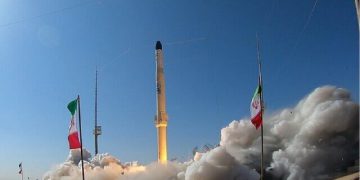 پەردەلادان لە سەر مانگی دەستکردی پارس 2 لە دەیەی سەرکەوتنی شۆڕشی ئیسلامی ئێران