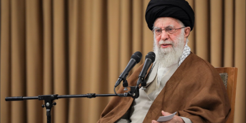 حەزرەتی ئایەتوڵڵا خامنەیی: ستراتیژی هەمیشەیی شەهید سولەیمانی زیندووکردنەوەی بەرەی خۆڕاگری بوو