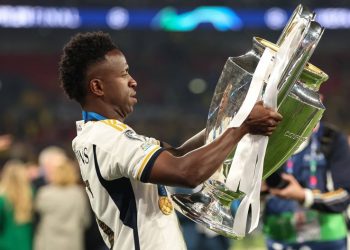 ڤینیسیۆس لە لێواری کڕینی تیپی پورتۆگالیدایە!