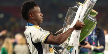 ڤینیسیۆس لە لێواری کڕینی تیپی پورتۆگالیدایە!