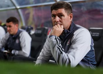 ستیڤن جیرارد لە ئیتیفاقی سعوودیە دەرکرا