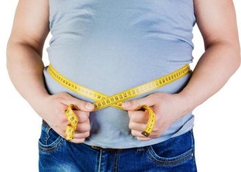 حەوت خواردنەوە کە چەوری سک بە شێوەیەکی سرووشتی لەناو دەبەن