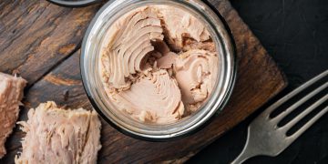 خواردنی هەڵەی ماسی قوتو دەبێتە هۆی مردن!