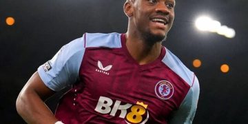 یاریزانێک کە ٤٠ یانە دەیانەوێت