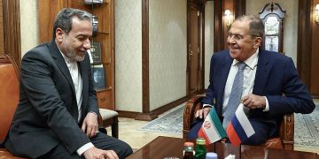 لاوڕۆڤ سێ شەممە سەردانی تاران دەکات