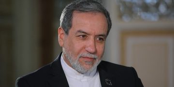 عێراقچی سەردانی عۆمان دەکات