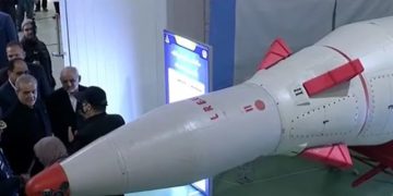 پەردە لە سەر نوێترین مووشەکی ئێران لادرا