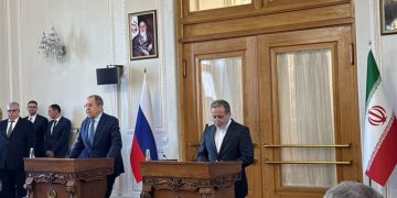 عێراقچی: لە ژێر گوشار، هەڕەشە و گەمارۆدا دانوستان ناکەین