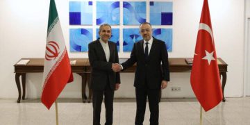 ئێران و تورکیا جەختیان لە سەر بەردەوامی هاوکارییەکان لە پرسە ناوچەییەکاندا کردەوە