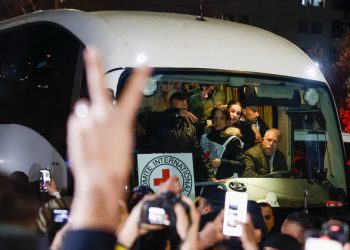 سەدان دیلی فەڵەستینی لە گرتووخانەکانی ڕژێمی زایۆنیستی ئازاد کران