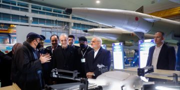 پزیشکیان: توانای سەربازی بۆ ئەوەیە کە دوژمنان چاویان لە سەر خاکی ئێران نەبێت