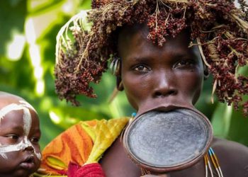 بزانە کچانی نەتەوەیەک لە ئەسیوپیا بۆ هاوسەرگیری چی دەکەن؟