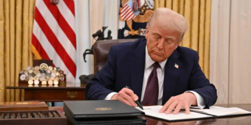 شەڕی ترەمپ لە گەڵ هاوبەشە بازرگانییەکانی ئەمریکا بە فەرمی دەستیپێکرد