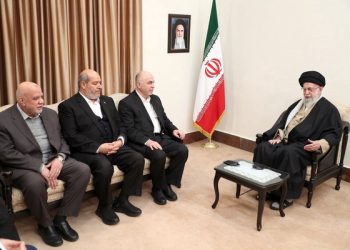 حەزرەتی ئایەتوڵڵا خامنەیی بۆ سەرکردەکانی حەماس: ئێوە ئەمریکاتان شکست پێهێنا