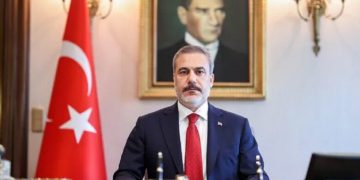 فیدان: ئەمریکا واز لە پشتیوانیکردنی پەکەکە بێنێت