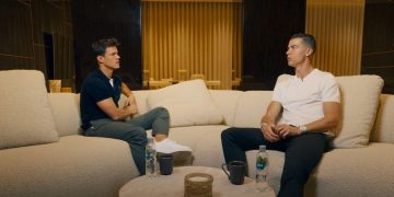 بزانە ڕۆناڵدۆ چۆن وەسفی خۆی دەکات؟