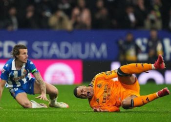 کاردانەوەی کیلیان ئمباپێ بەرامبەر بە پەیامنێرەکان: دەمم داخراوە!