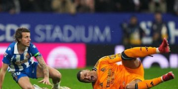 کاردانەوەی کیلیان ئمباپێ بەرامبەر بە پەیامنێرەکان: دەمم داخراوە!