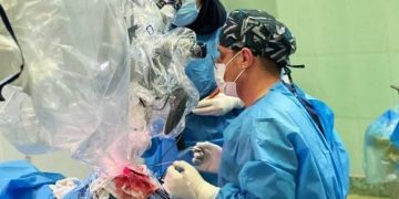 یەکەم نەشتەرگەری وەرەمی مێشک لە پارێزگای ئیلام ئەنجامدرا