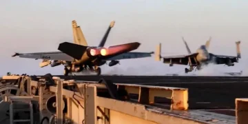 سێهەم هێرشی ئەنساروڵڵای یەمەن بۆ سەر کەشتی فڕۆکەهەڵگری ئەمریکی لە 48 کاتژمێری ڕابردوودا