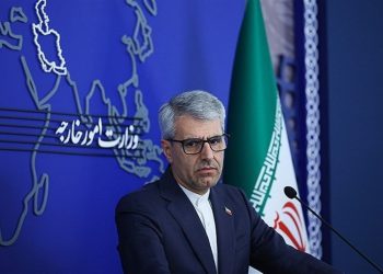 ئێران بە توندی ئیدانەی هێرشەکانی ئەمریکا و بەریتانیا بۆ سەر یەمەن دەکات