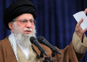 ئەمریکییەکان پێویستە بزانن کە بە هەڕەشەکردن لە گەلی ئێران بە هیچ شوێنێک ناگەن