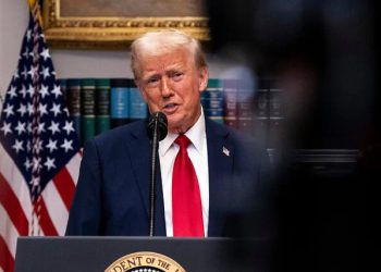 ترەمپ پاشەکشە لە پلانی گواستنەوەی فەڵەستینییەکان لە غەززە دەکات