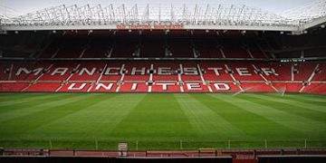 مانچستەریۆنایتد ئۆڵدترافۆرد جێدەهێڵێت