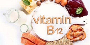 کاریگەرییە لاوەکییەکانی کەمی ڤیتامین B12 لە لەشدا چین؟